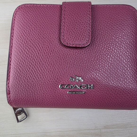 Coach Medium‎ Corner Zip Wallet Crossgrain Leather Silver Pink F52692 - Picture 2 of 15